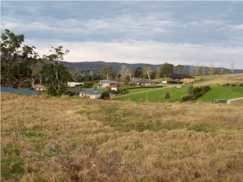 44 Glen Mia Dr, Bega NSW 2550