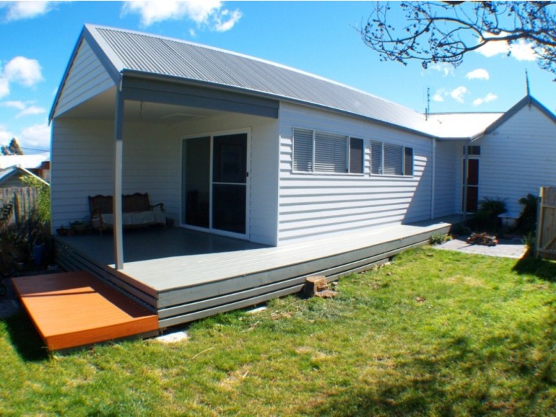 54 Bega St, Bega NSW 2550