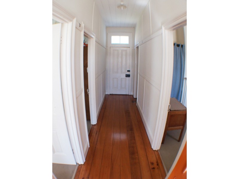 54 Bega St, Bega NSW 2550