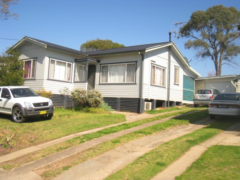 57 Meringo St, Bega NSW 2550