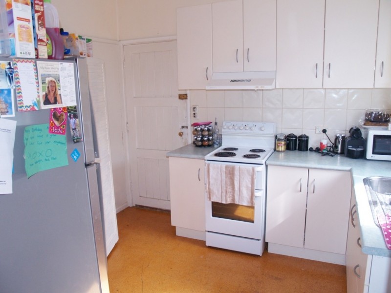 57 Meringo St, Bega NSW 2550