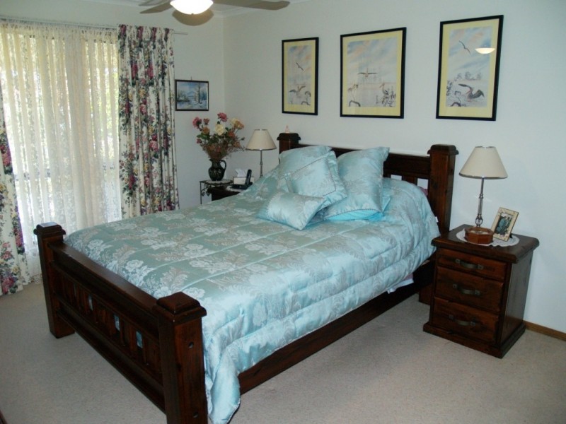 7-13 Parrabell St, Bega NSW 2550