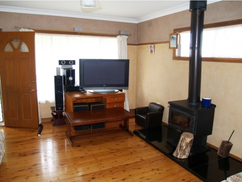 17 Norman Avenue, Bega NSW 2550