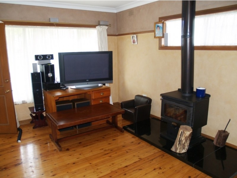 17 Norman Avenue, Bega NSW 2550