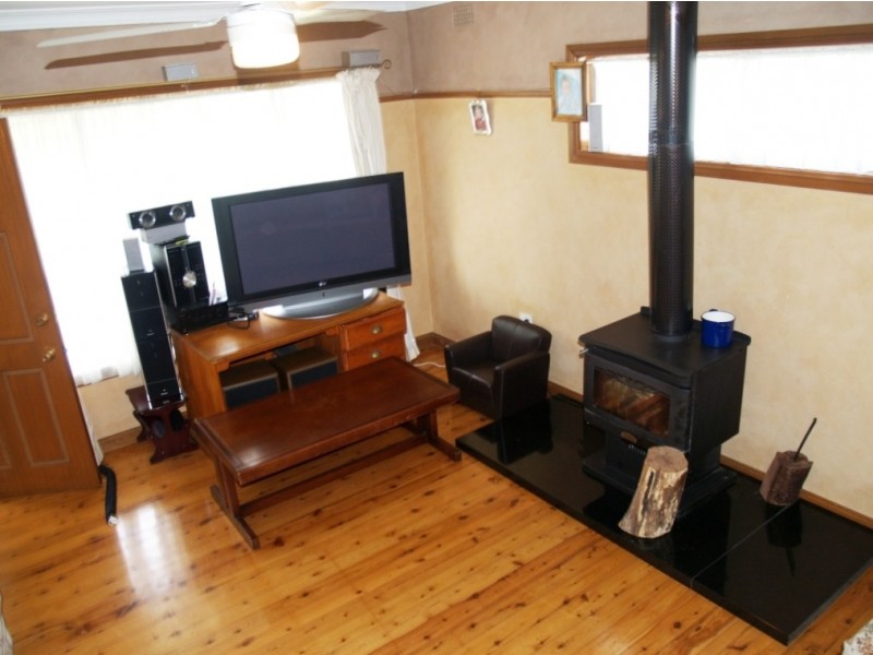 17 Norman Avenue, Bega NSW 2550