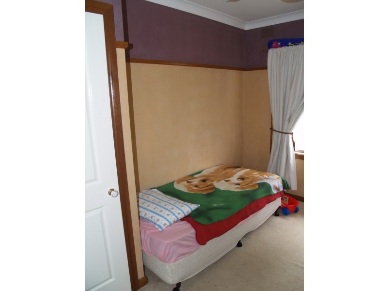 17 Norman Avenue, Bega NSW 2550