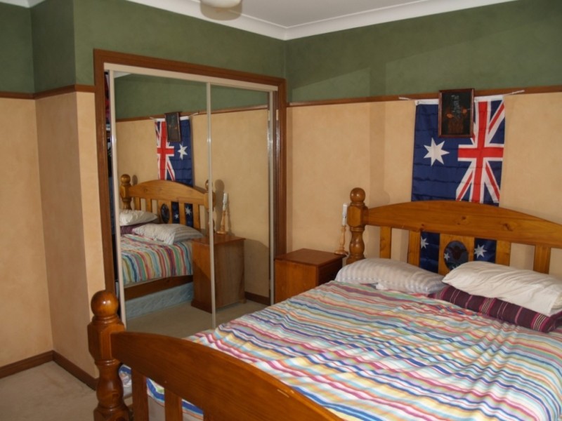 17 Norman Avenue, Bega NSW 2550