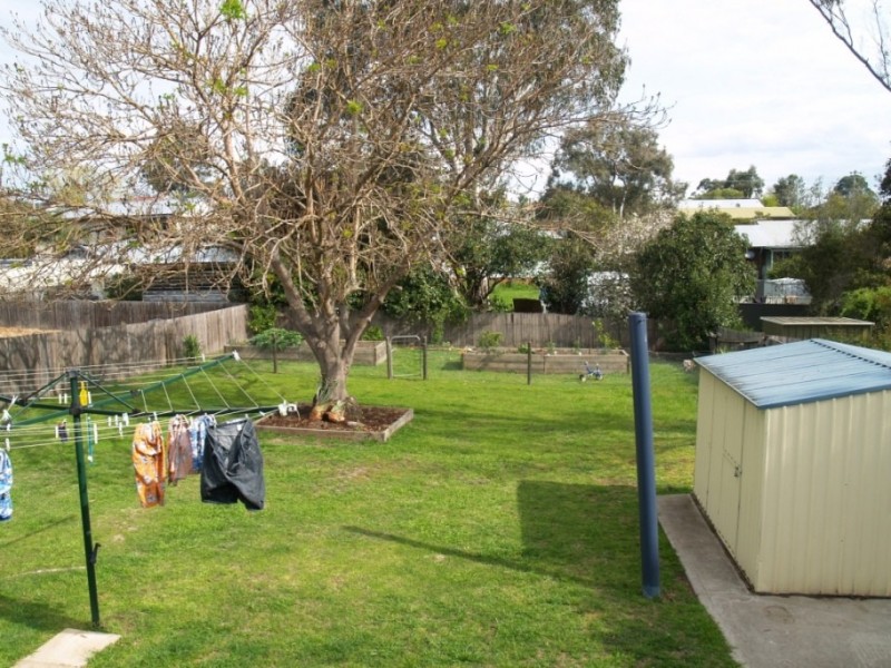 17 Norman Avenue, Bega NSW 2550