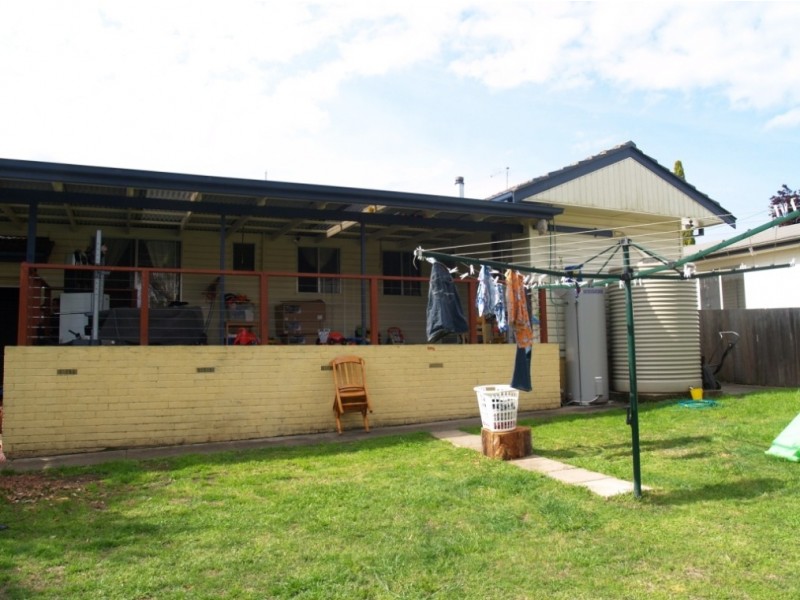 17 Norman Avenue, Bega NSW 2550