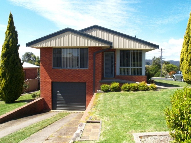 32 Tathra Rd, Bega NSW 2550
