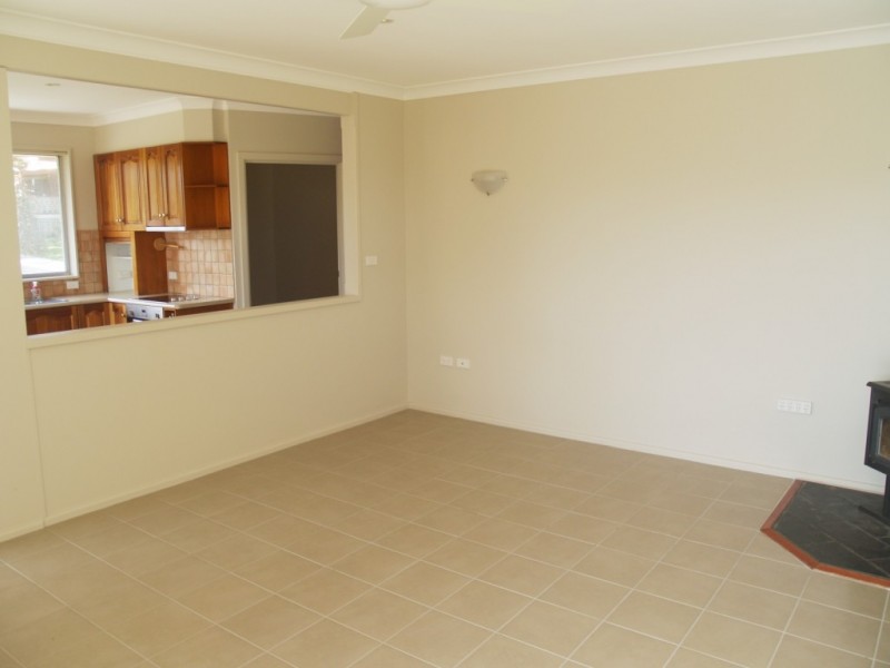 32 Tathra Rd, Bega NSW 2550