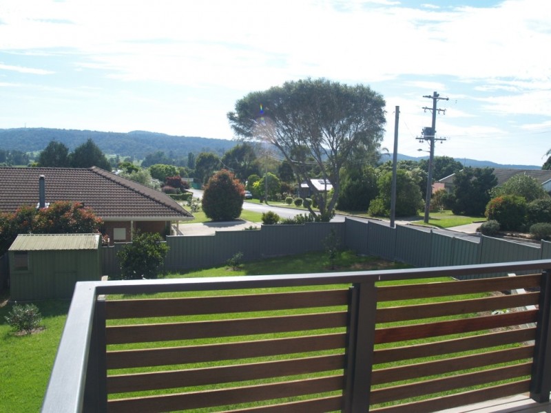 32 Tathra Rd, Bega NSW 2550