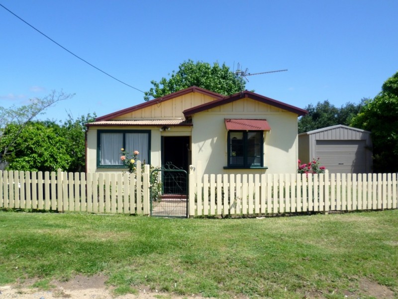 9 Bega St, Candelo NSW 2550