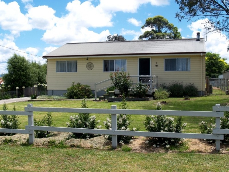 8 Hillview St, Cobargo NSW 2550