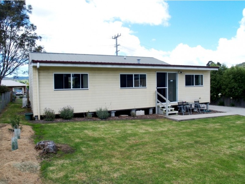 8 Hillview St, Cobargo NSW 2550