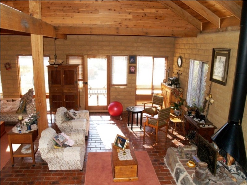 168 Mt Pleasant Rd, Bega NSW 2550