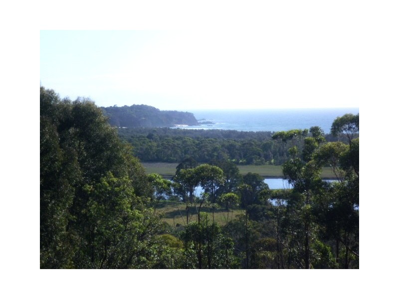 12 Thompsons Dr, Tathra NSW 2550
