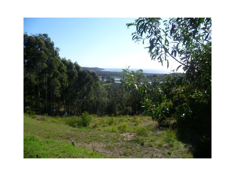 12 Thompsons Dr, Tathra NSW 2550
