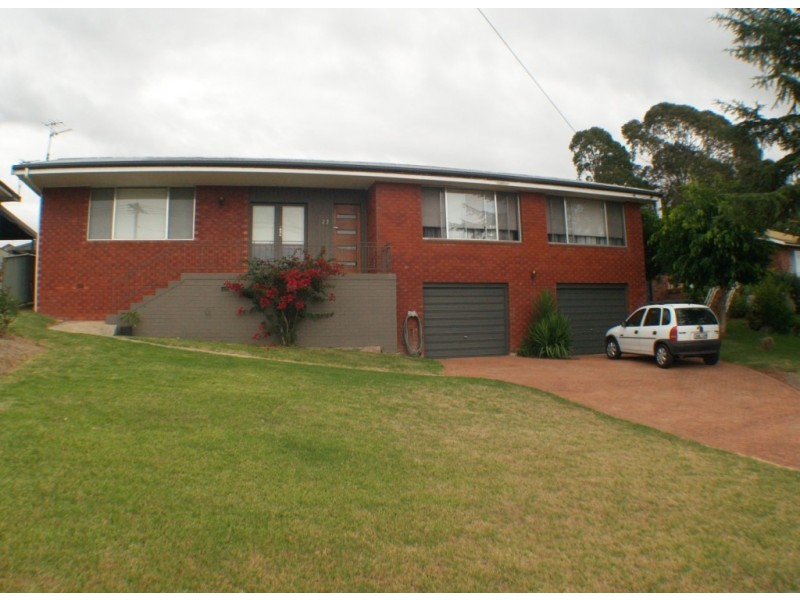 27 Tathra Rd, Bega NSW 2550