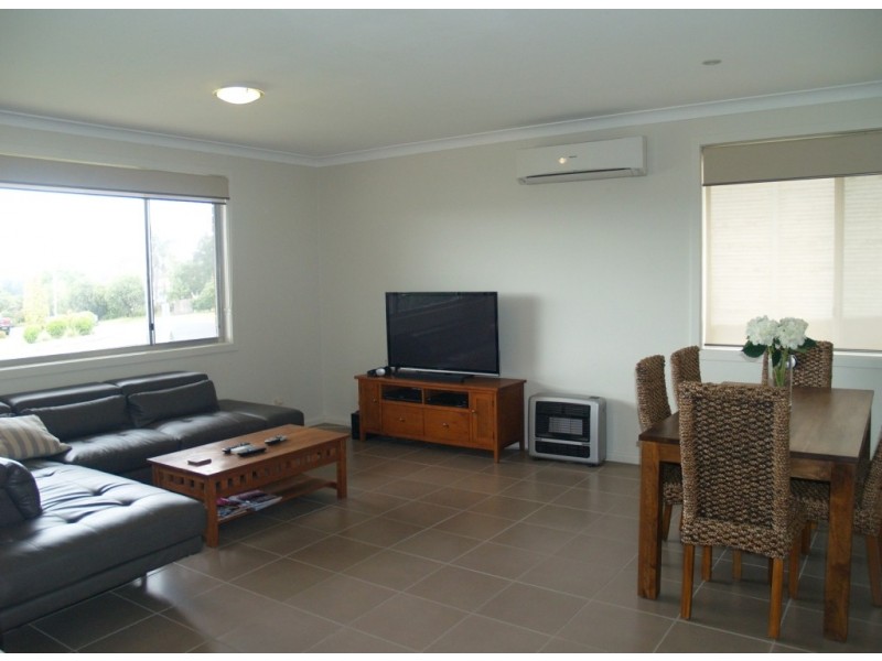27 Tathra Rd, Bega NSW 2550