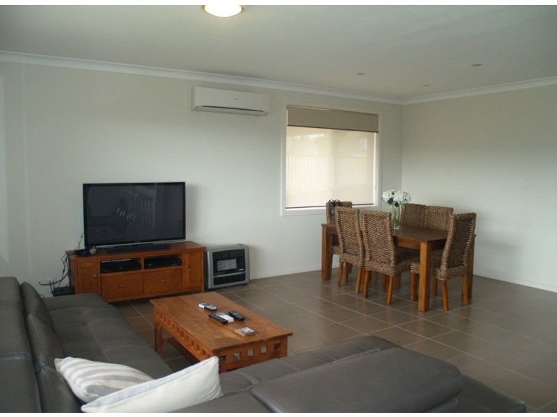 27 Tathra Rd, Bega NSW 2550