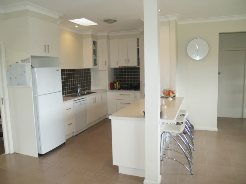 27 Tathra Rd, Bega NSW 2550