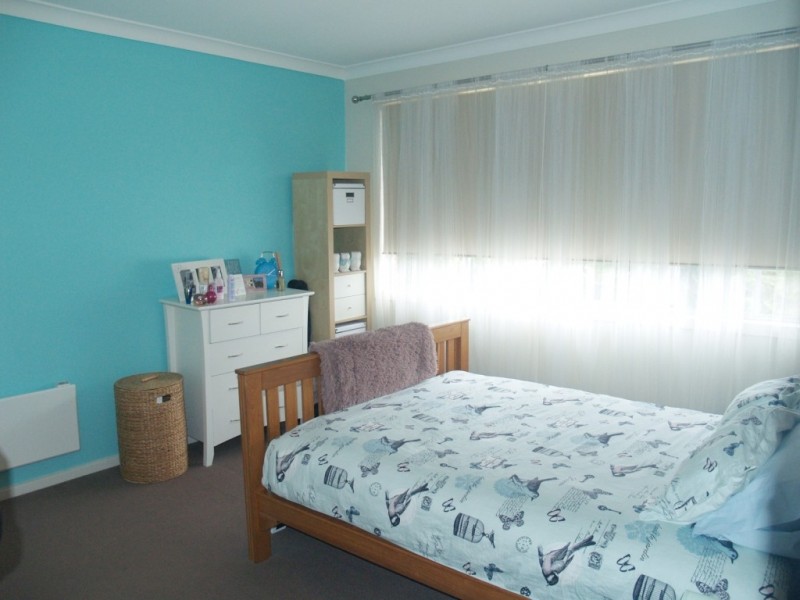 27 Tathra Rd, Bega NSW 2550