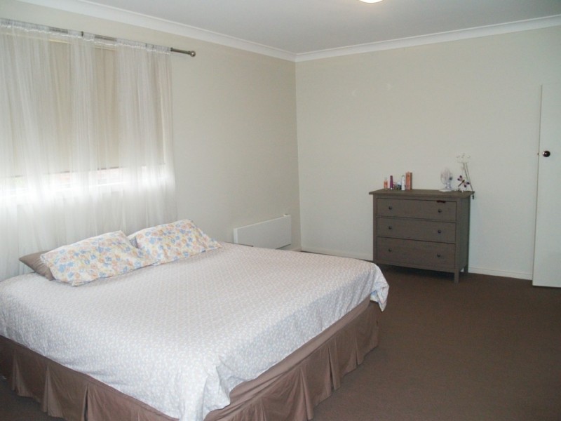 27 Tathra Rd, Bega NSW 2550