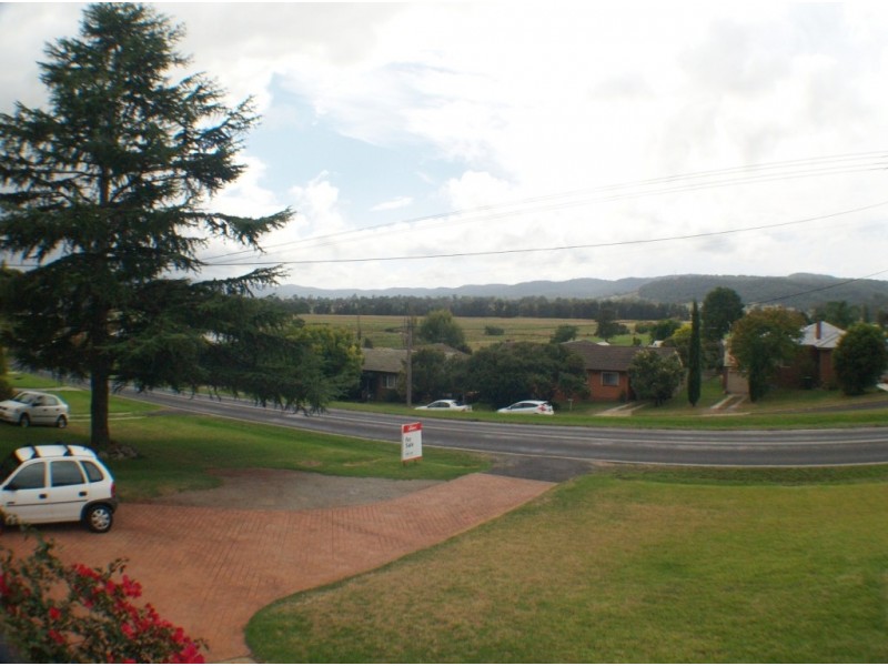 27 Tathra Rd, Bega NSW 2550