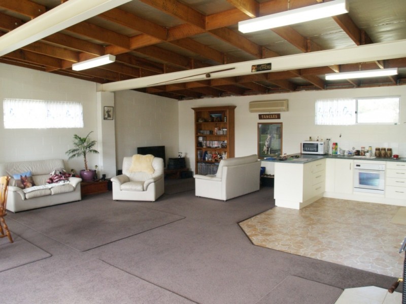 8 Moore Wrens Road, Tarraganda NSW 2550
