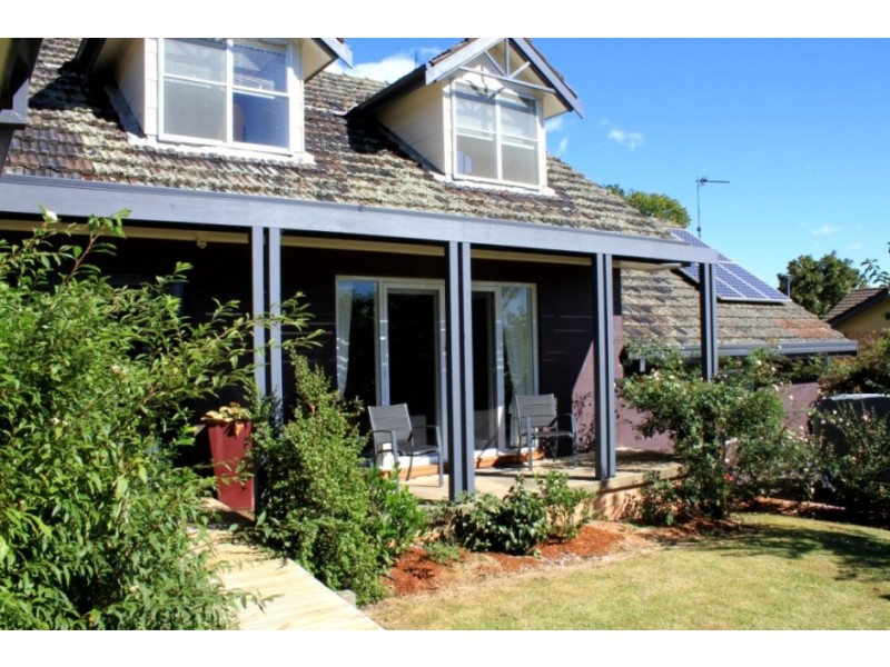 7 Tathra Rd, Bega NSW 2550