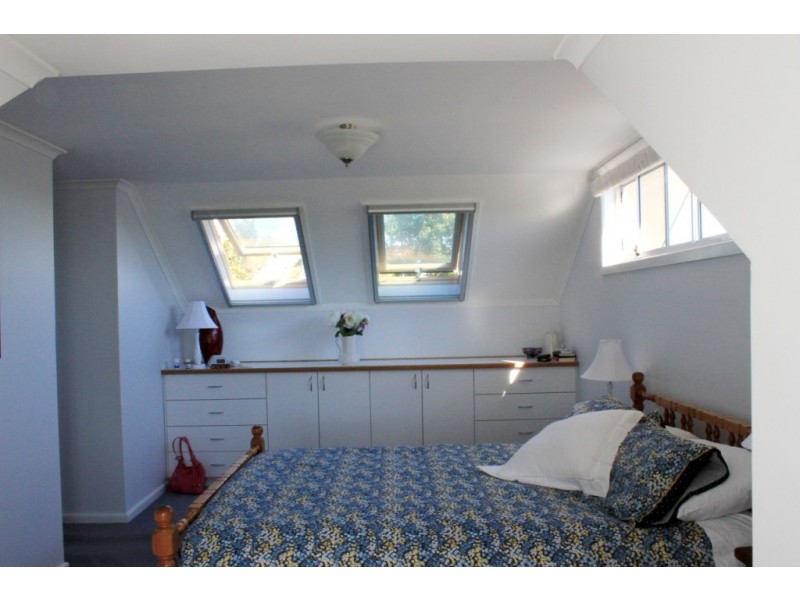 7 Tathra Rd, Bega NSW 2550