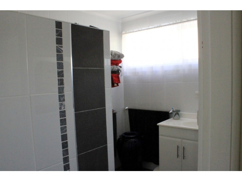 7 Tathra Rd, Bega NSW 2550