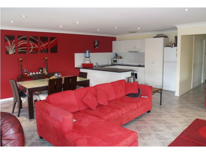 81 Max Slater Dr, Bega NSW 2550
