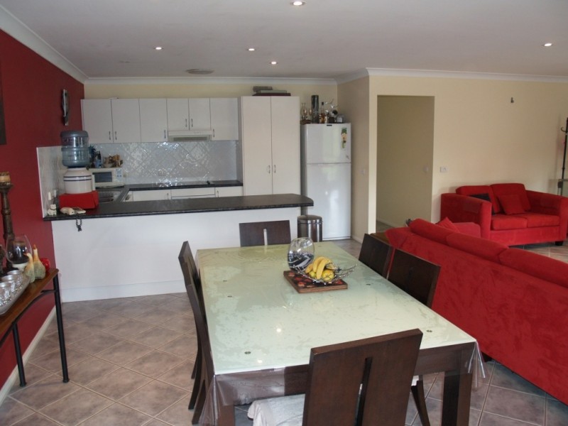81 Max Slater Dr, Bega NSW 2550