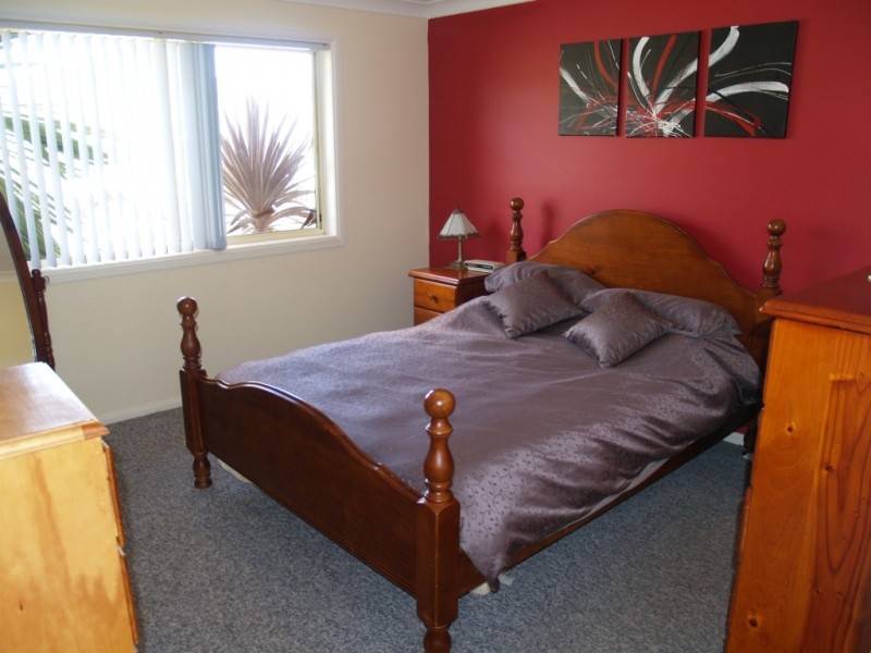 81 Max Slater Dr, Bega NSW 2550