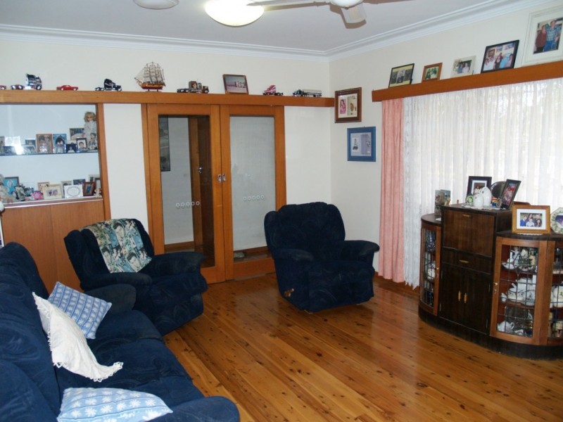 4 Meringo St, Bega NSW 2550