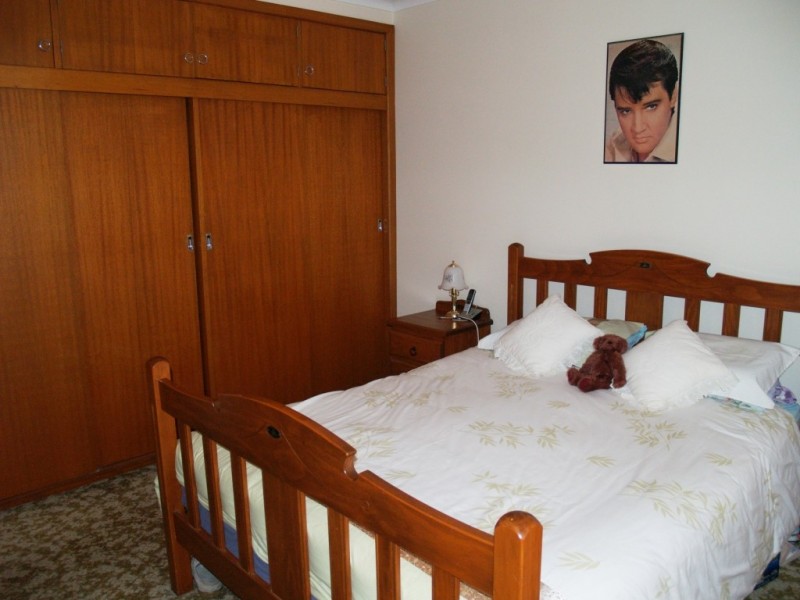 4 Meringo St, Bega NSW 2550