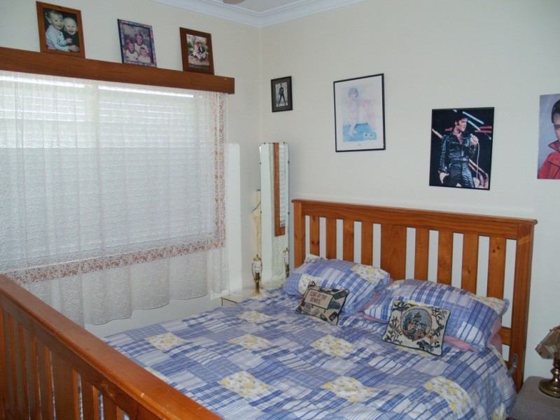 4 Meringo St, Bega NSW 2550