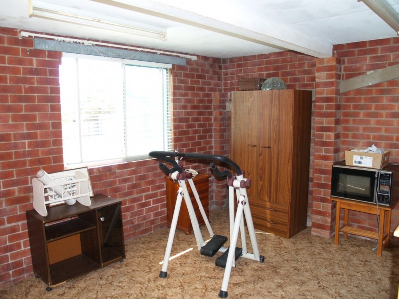 4 Meringo St, Bega NSW 2550