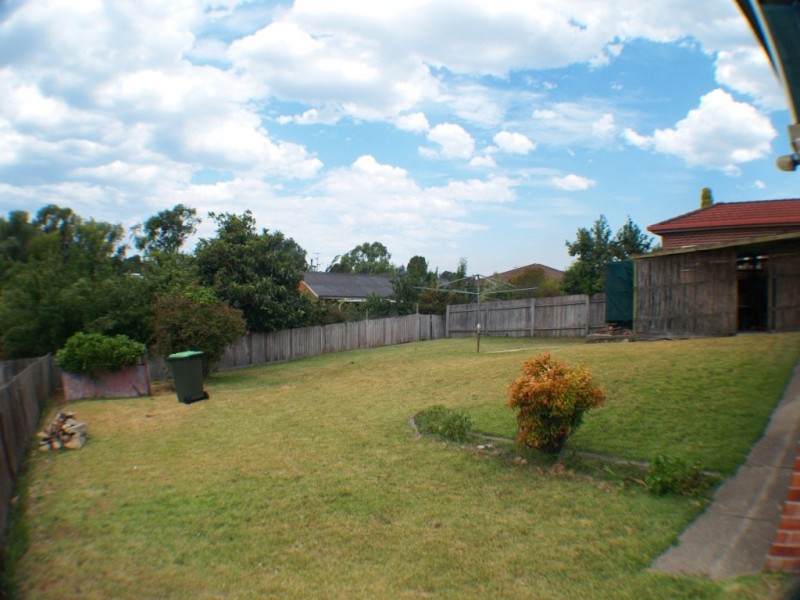 4 Meringo St, Bega NSW 2550