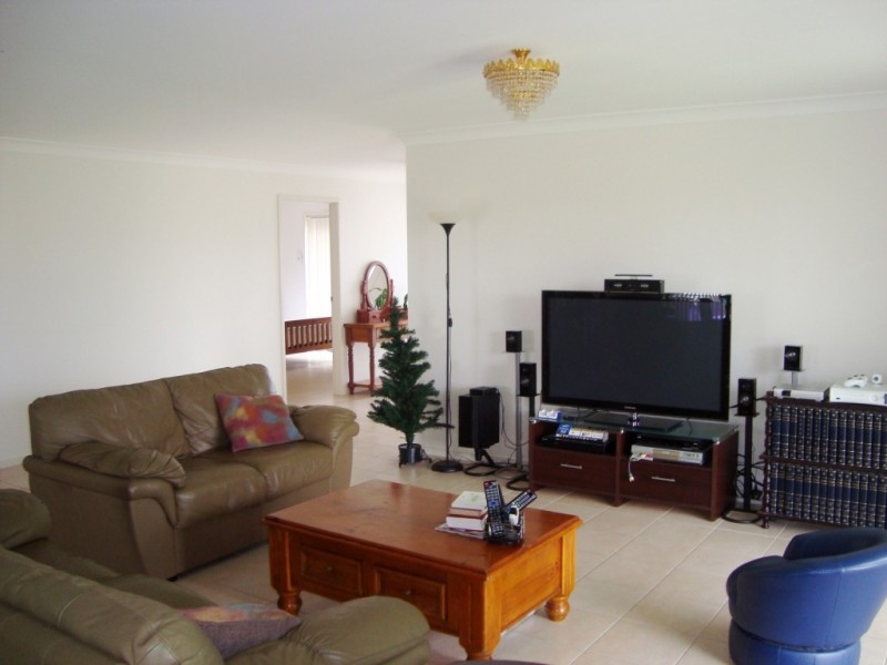 12 Koma Circuit, Bega NSW 2550