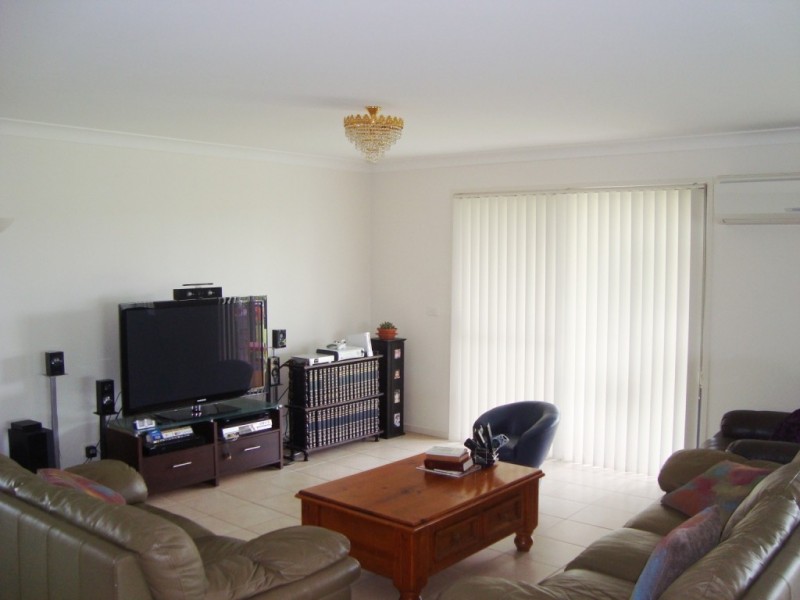 12 Koma Circuit, Bega NSW 2550