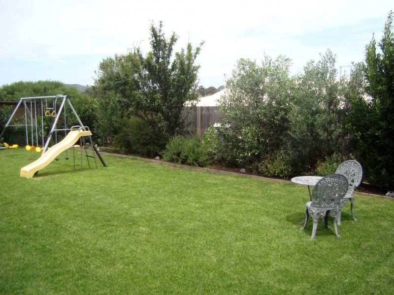 12 Koma Circuit, Bega NSW 2550