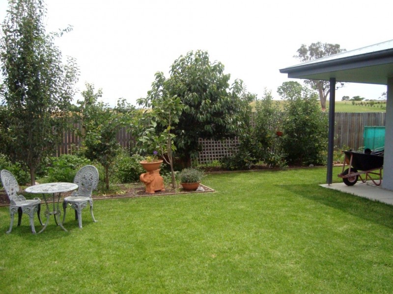 12 Koma Circuit, Bega NSW 2550