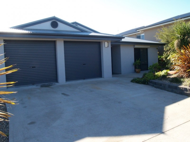 12 Koma Circuit, Bega NSW 2550