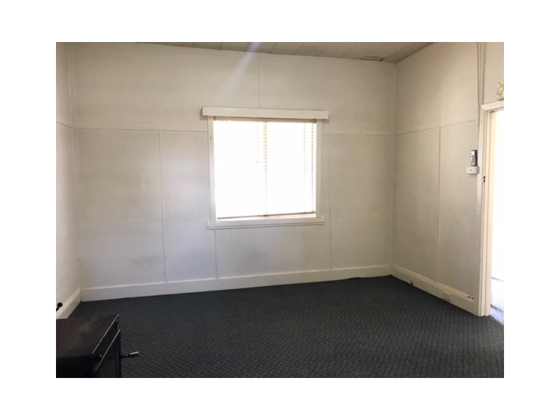 17 Little Church St, Bega NSW 2550