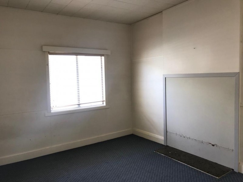 17 Little Church St, Bega NSW 2550