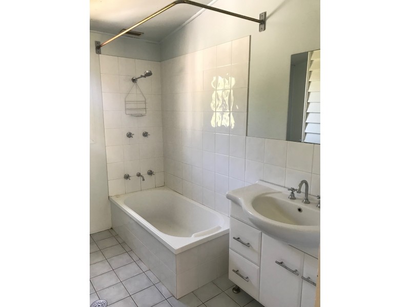 17 Little Church St, Bega NSW 2550