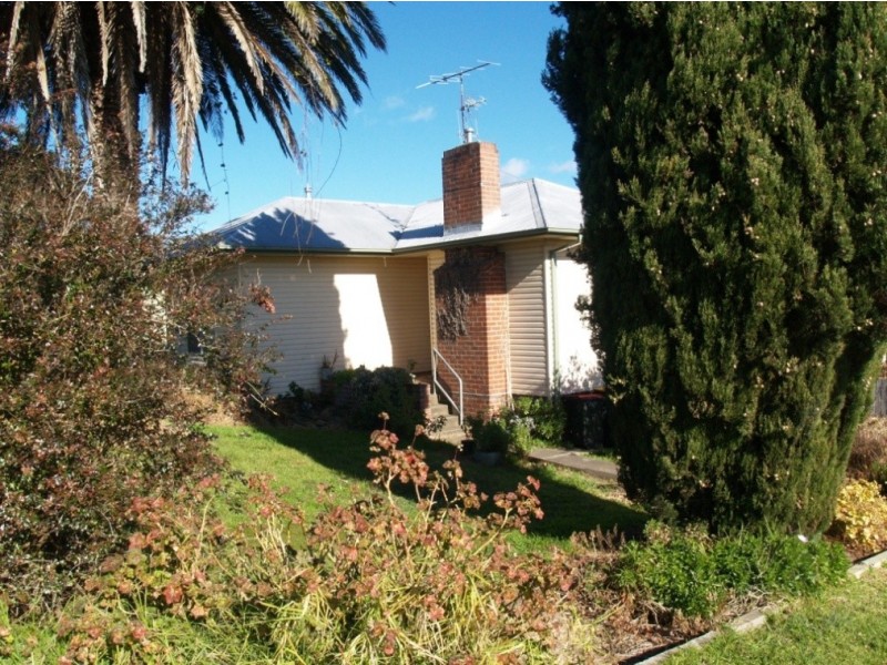 99 Ravenswood St, Bega NSW 2550